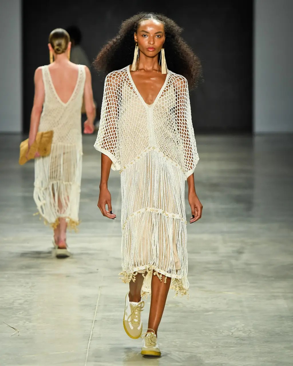 Catarina Mina continua com a sustentabilidade como lema ao apresentar as possibilidades do reaproveitamento da matéria-prima da carnaúba, conhecida como 'árvore da vida'.