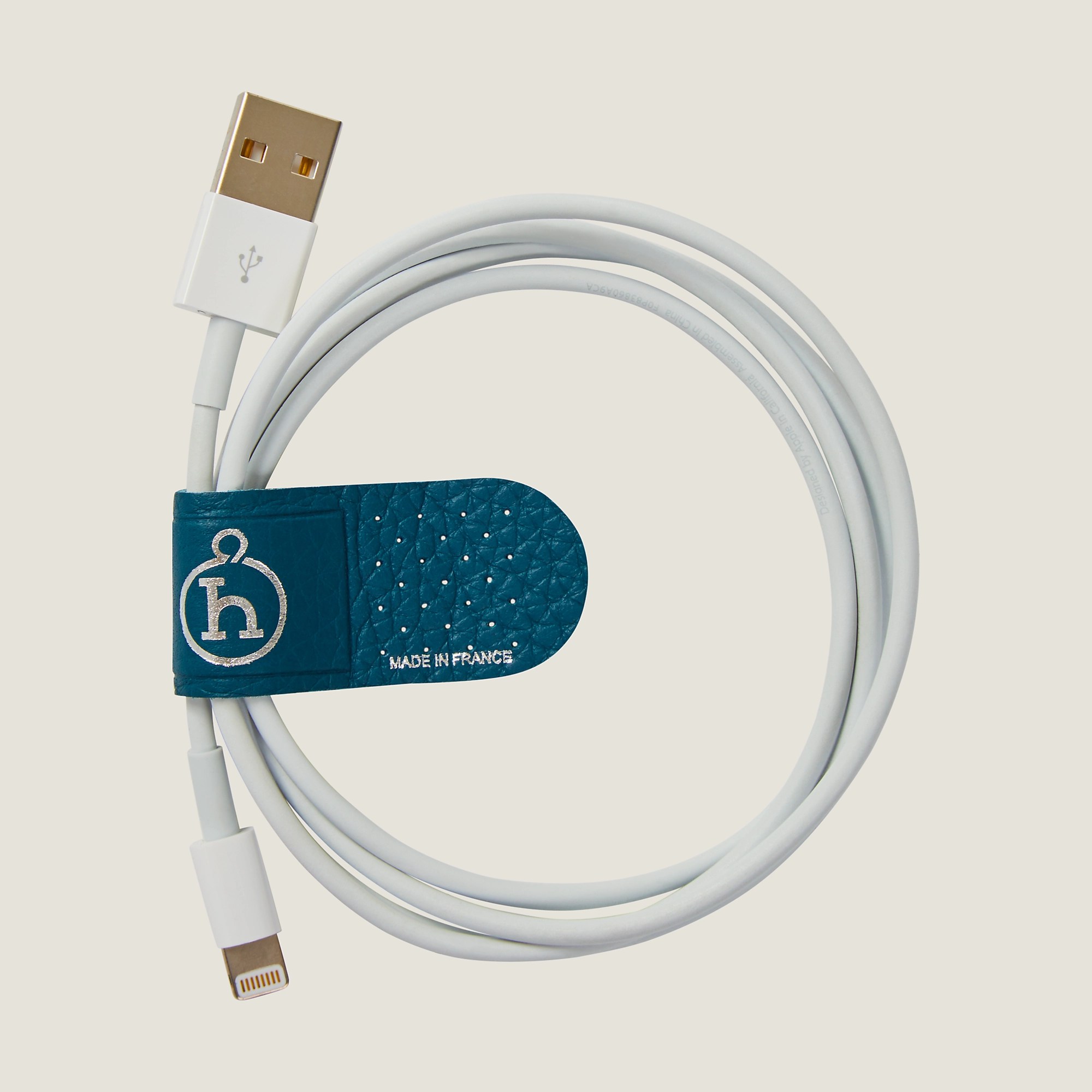 Adesivo em formato de band-aid da marca francesa Hermès